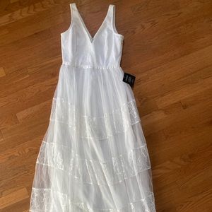 NWT Lulu’s sleeveless white lace maxi dress - great for graduation